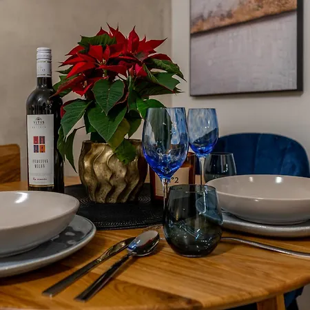 Garbo 3 Bedroom Centrum Very New شقة كَشّا