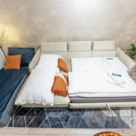 Garbo 3 Bedroom Centrum Very New * Kosice
