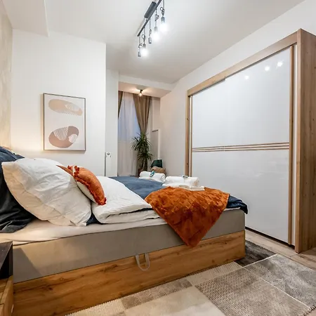 Garbo 3 Bedroom Centrum Very New * Košice